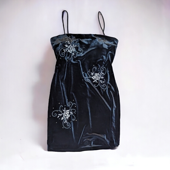 Vintage Dresses & Skirts - Vintage 90s Whimsigoth Embroidered Velvet Cocktail Dress